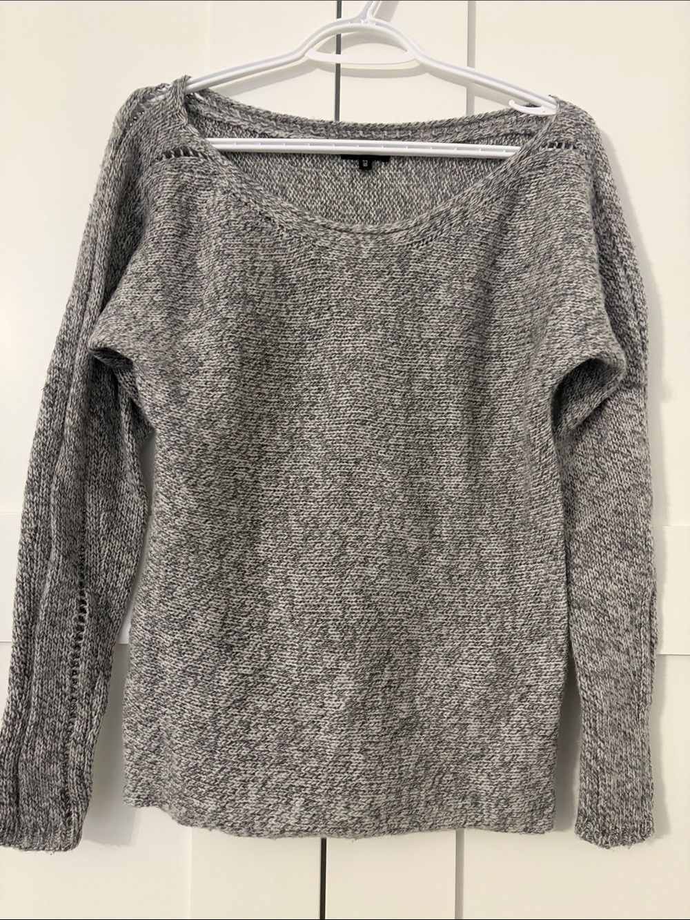 Dynamite Like New Heather Gray Scoop Neck Knit Sweater with stitch details